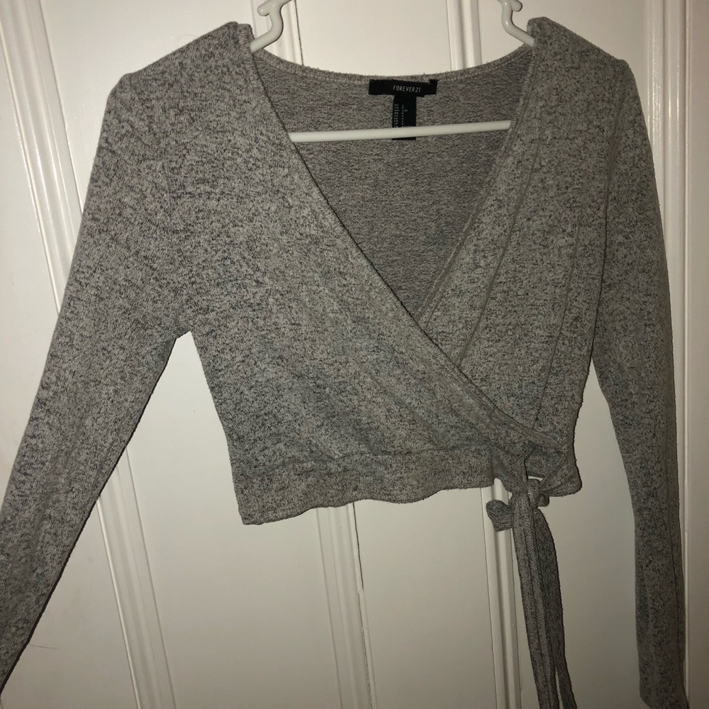 F21 long sleeve crop with tie